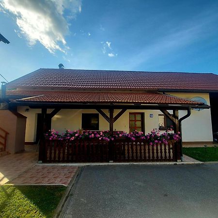 Guest House Gacka Rogic Otocac Bagian luar foto